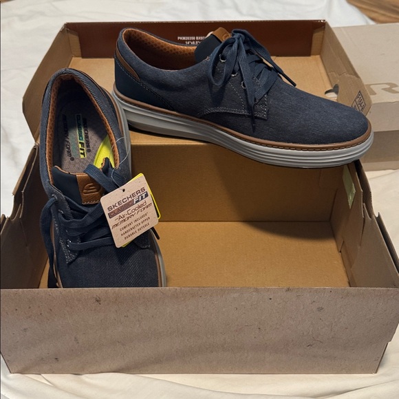 Skechers Dark Blue Lace-Up Shoes 9 - Picture 1 of 8